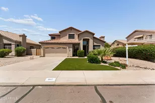 860 N Woodburne Dr, Chandler, AZ 85224 - Photo 3