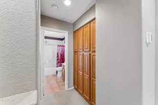 860 N Woodburne Dr, Chandler, AZ 85224 - Photo 43