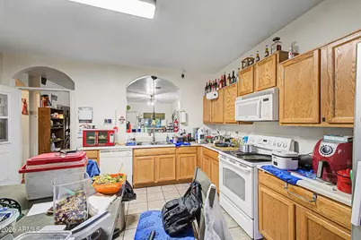 7114 S 14th Drive, Phoenix, AZ 85041 - Photo 11