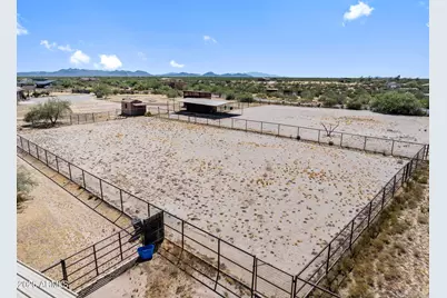 27755 S Clydesdale Avenue, Congress, AZ 85332 - Photo 9