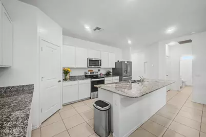 10611 W Bloch Road, Tolleson, AZ 85353 - Photo 9