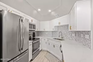 4328 N 36th St, Phoenix, AZ 85018 - Photo 9
