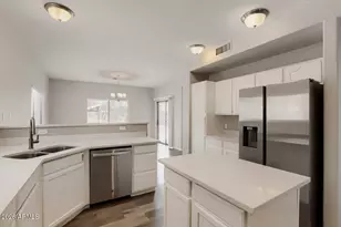 21917 N 70th Ave, Glendale, AZ 85310 - Photo 13