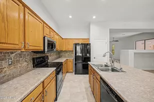 25647 N Singbush Loop, Phoenix, AZ 85083 - Photo 15