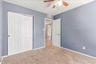 7716 W Cora Lane, Phoenix, AZ 85033 - Photo 7