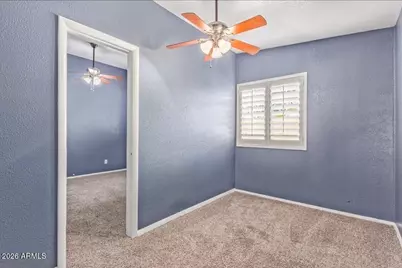 7716 W Cora Lane, Phoenix, AZ 85033 - Photo 9