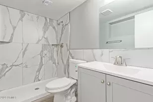 7716 W Cora Ln, Phoenix, AZ 85033 - Photo 11