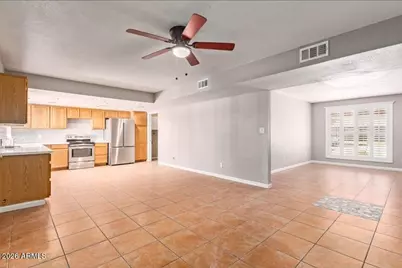 7716 W Cora Lane, Phoenix, AZ 85033 - Photo 3