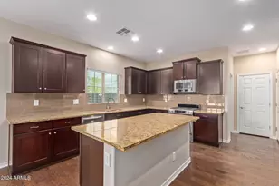21244 N 36th Pl, Phoenix, AZ 85050 - Photo 5
