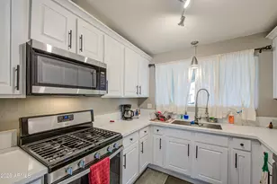 4215 W Hatcher Rd, Phoenix, AZ 85051 - Photo 31