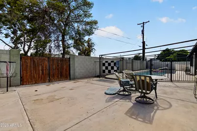 123 E Erie Drive, Tempe, AZ 85282 - Photo 37