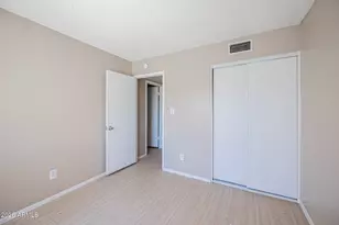 5214 N 42nd Pkwy, Phoenix, AZ 85019 - Photo 15