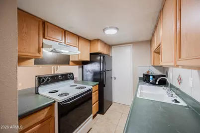 5214 N 42nd Parkway, Phoenix, AZ 85019 - Photo 9