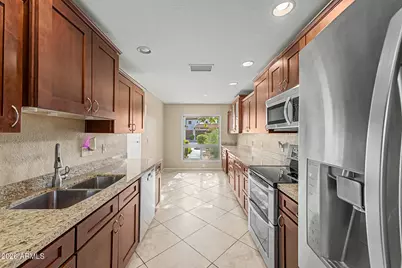 11615 N 40th Way, Phoenix, AZ 85028 - Photo 15