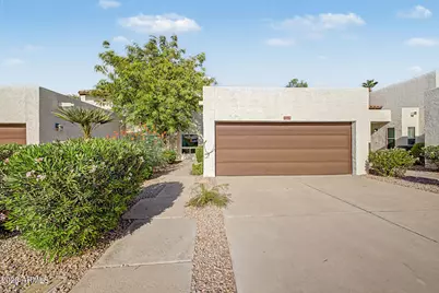 11615 N 40th Way, Phoenix, AZ 85028 - Photo 1