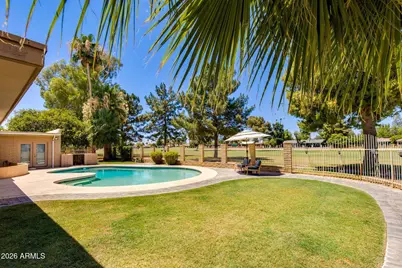 512 W Moon Valley Drive, Phoenix, AZ 85023 - Photo 11