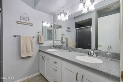 512 W Moon Valley Drive, Phoenix, AZ 85023 - Photo 9