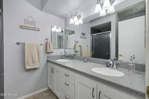 512 W Moon Valley Dr, Phoenix, AZ 85023 - Photo 9