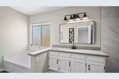 6447 S 18th Street, Phoenix, AZ 85042 - Photo 9