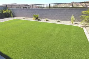13573 W Shifting Sands Dr, Peoria, AZ 85383 - Photo 3