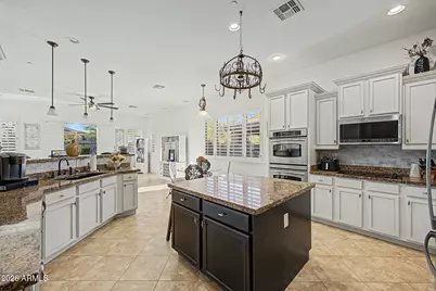 13388 W Chaparosa Way, Peoria, AZ 85383 - Photo 11