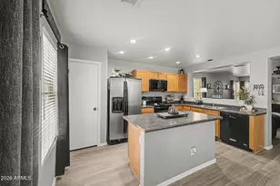 18561 W Legend Dr, Surprise, AZ 85374 - Photo 13
