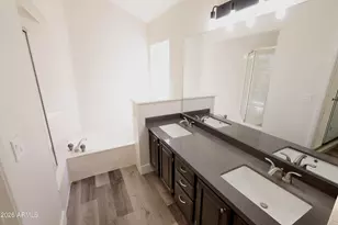 11840 N 40th Way, Phoenix, AZ 85028 - Photo 17
