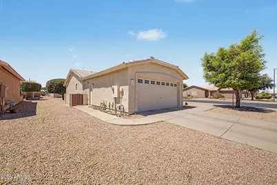 1433 E Cherry Hills Drive, Chandler, AZ 85249 - Photo 3