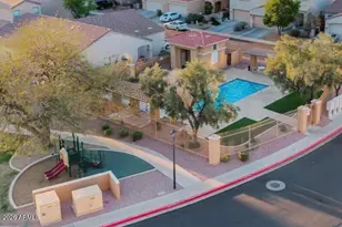 10823 N 70th Ave, Peoria, AZ 85345 - Photo 13