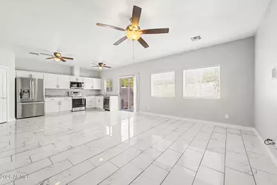 10823 N 70th Avenue, Peoria, AZ 85345 - Photo 5