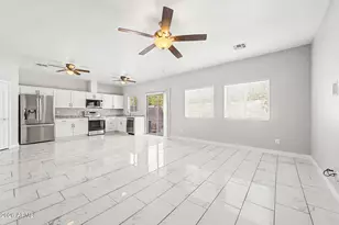 10823 N 70th Ave, Peoria, AZ 85345 - Photo 5