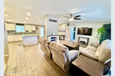 14842 W Jomax Road, Surprise, AZ 85387 - Photo 11