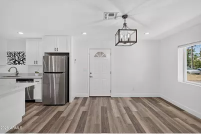 2327 N 31st Street, Phoenix, AZ 85008 - Photo 5