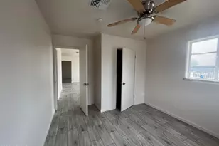 2233 E Wood St, Phoenix, AZ 85040 - Photo 11