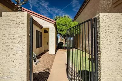 238 S Lakeview Boulevard, Chandler, AZ 85225 - Photo 3