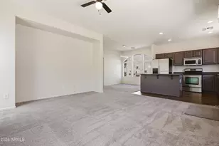 1835 E Dunbar Dr, Phoenix, AZ 85042 - Photo 5