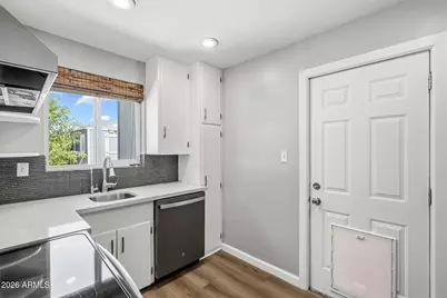 9031 N 2nd Drive, Phoenix, AZ 85021 - Photo 11