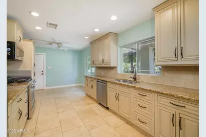121 W Orchid Lane, Phoenix, AZ 85021 - Photo 3