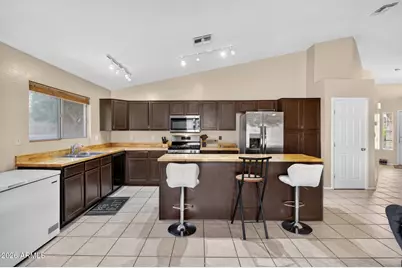 8756 W Lone Cactus Drive, Peoria, AZ 85382 - Photo 13