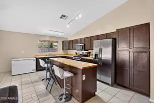 8756 W Lone Cactus Dr, Peoria, AZ 85382 - Photo 11