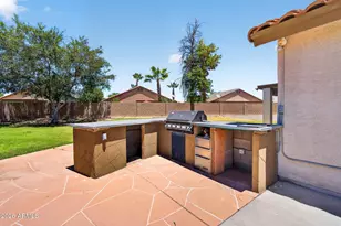 8756 W Lone Cactus Dr, Peoria, AZ 85382 - Photo 5