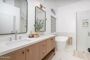 4707 E Robin Ln, Phoenix, AZ 85050 - Photo 9