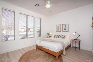 4707 E Robin Ln, Phoenix, AZ 85050 - Photo 13