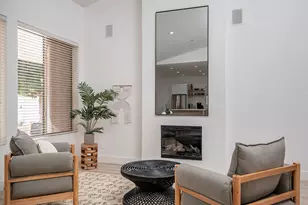 4707 E Robin Ln, Phoenix, AZ 85050 - Photo 5