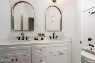 4707 E Robin Ln, Phoenix, AZ 85050 - Photo 11