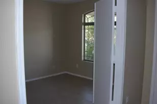 5725 S 32nd Ln, Phoenix, AZ 85041 - Photo 9