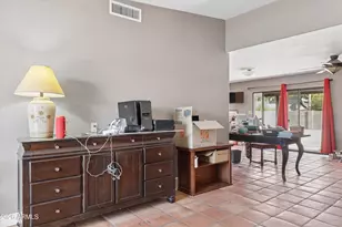 4921 E Winchcomb Dr, Scottsdale, AZ 85254 - Photo 7