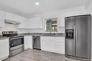 10530 W Calle del Sol, Phoenix, AZ 85037 - Photo 21