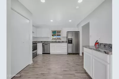10530 W Calle Del Sol --, Phoenix, AZ 85037 - Photo 19