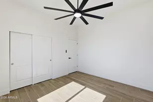 812 E Desert Dr S, Phoenix, AZ 85042 - Photo 23